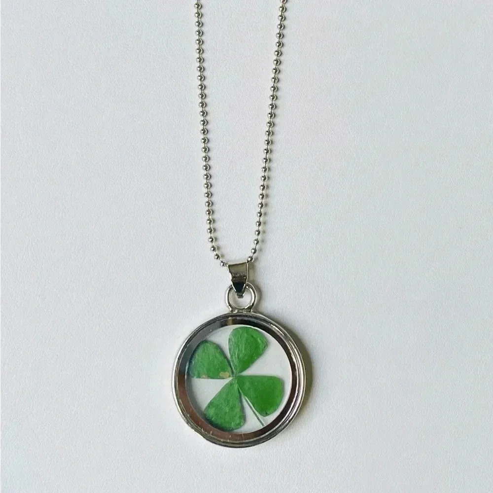 24” Silver Tone Lucky Green Clover St. Patrick’s Day Necklace NEW